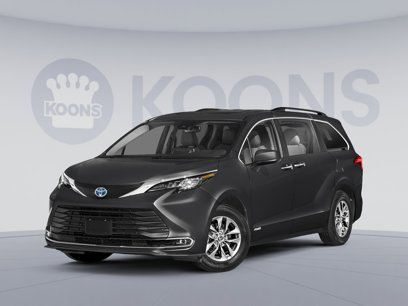 New 2025 Toyota Sienna XLE