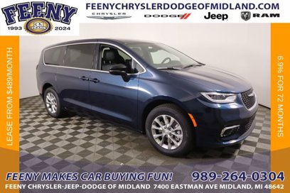New 2025 Chrysler Pacifica Select
