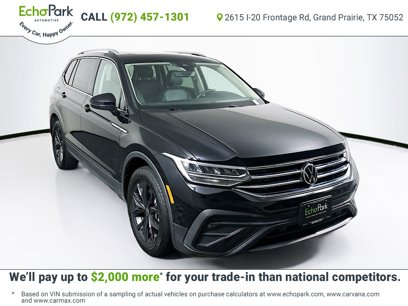 Used 2023 Volkswagen Tiguan SE w/ Panoramic Sunroof Package
