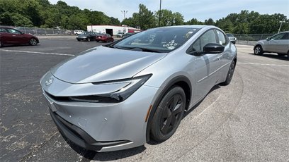New 2025 Toyota Prius LE