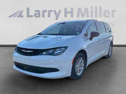 New 2025 Chrysler Voyager LX