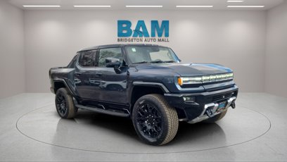 New 2025 GMC Hummer EV 3X w/ LPO, Dark Essentials Package