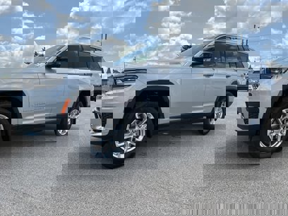 New 2025 Jeep Grand Cherokee L Laredo w/ Trailer Tow Package