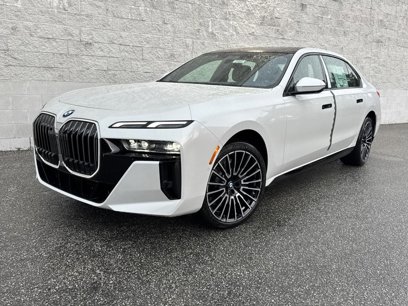 New 2025 BMW 760i xDrive w/ Luxury Rear Seating Package