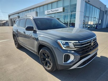 New 2025 Volkswagen Atlas Peak Edition SE