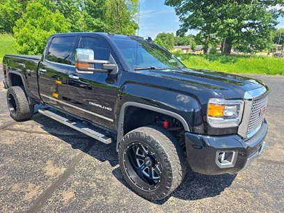 Used 2016 GMC Sierra 2500 Denali w/ Duramax Plus Package