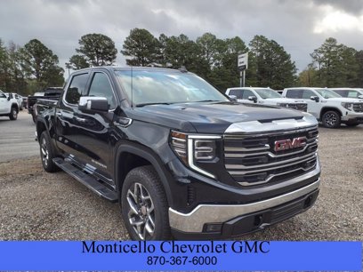 New 2025 GMC Sierra 1500 SLT