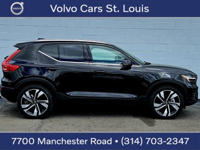 New 2025 Volvo XC40 B5 Plus w/ Climate Package
