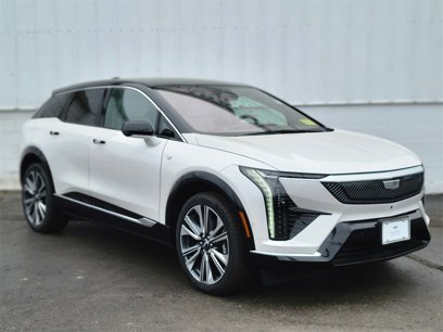 New 2025 Cadillac Optiq Luxury 2