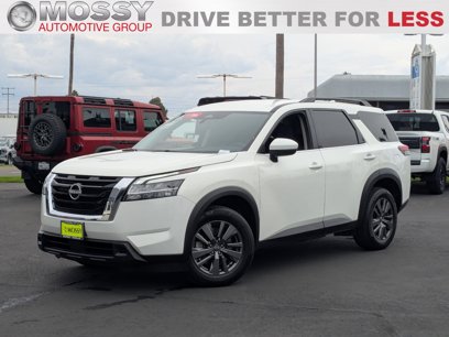 Certified 2022 Nissan Pathfinder SV