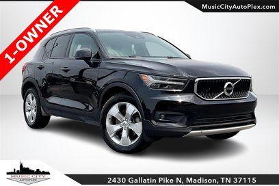 Used 2022 Volvo XC40 T5 Momentum