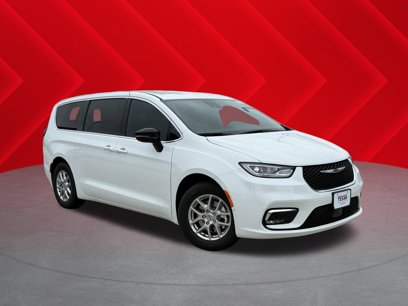 New 2025 Chrysler Pacifica Select