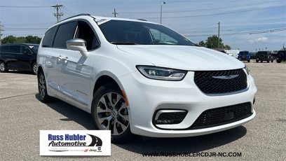Used 2024 Chrysler Pacifica Pinnacle