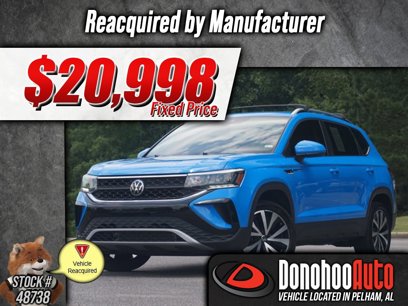 Used 2023 Volkswagen Taos SE w/ Panoramic Sunroof Package