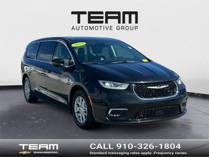 Used 2023 Chrysler Pacifica Touring-L