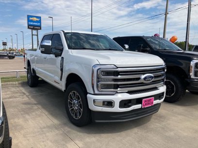 New 2025 Ford F250 Platinum w/ Platinum Plus Package