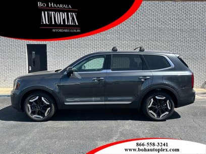Used 2024 Kia Telluride S w/ S Sunroof Package