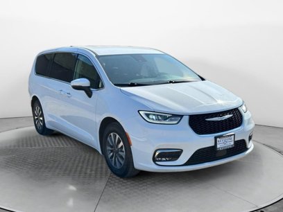 Used 2023 Chrysler Pacifica Touring-L