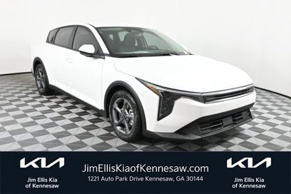 New 2025 Kia K4 LXS