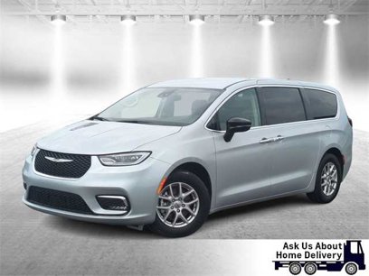 Used 2024 Chrysler Pacifica Touring-L