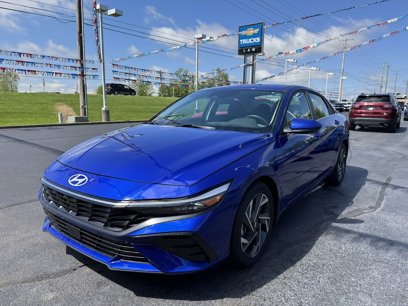 Used 2024 Hyundai Elantra SEL w/ Convenience Package