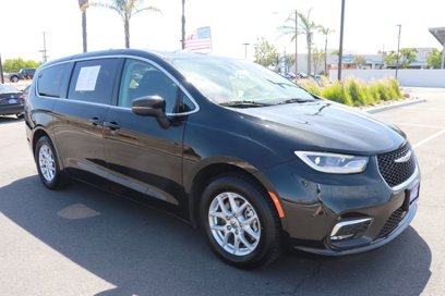 Used 2023 Chrysler Pacifica Touring-L