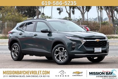 New 2025 Chevrolet Trax LT w/ LT Convenience Package