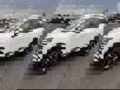 New 2025 Nissan Kicks SR w/ SR Premium Package