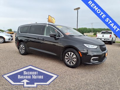 Used 2023 Chrysler Pacifica Touring-L