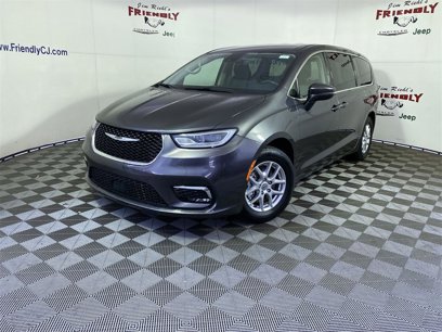 Used 2023 Chrysler Pacifica Touring-L