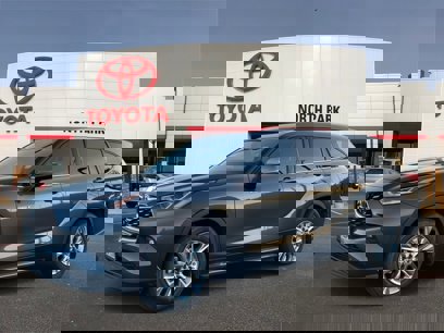 Used 2021 Toyota Highlander Limited
