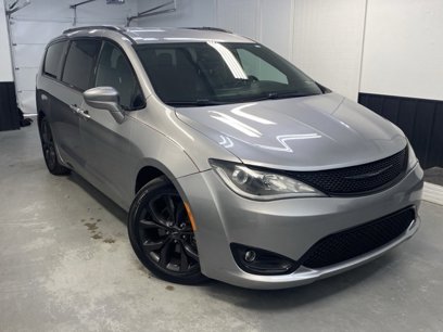 Used 2018 Chrysler Pacifica Touring-L Plus