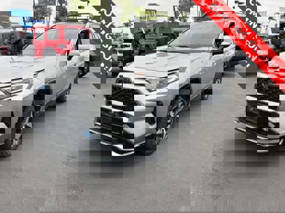 Used 2021 Toyota RAV4 SE w/ Weather & Moonroof Package