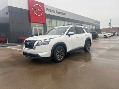 New 2025 Nissan Pathfinder SV w/ SV Premium Package