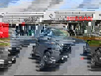 New 2025 Nissan Pathfinder SV w/ Black Appearance Package