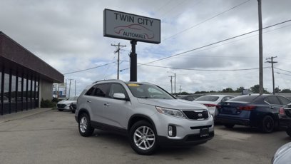 Used 2014 Kia Sorento LX w/ Touring Package (LX)