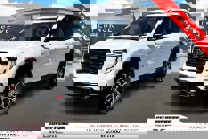 New 2025 GMC Acadia AT4 w/ Luxury Package