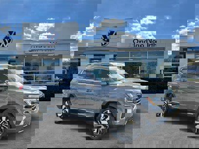 New 2025 Volkswagen Atlas SEL