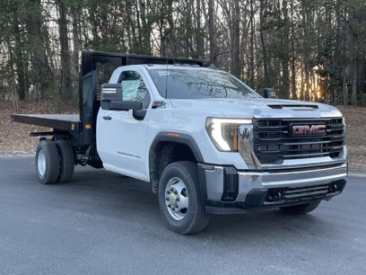 New 2025 GMC Sierra 3500 Pro w/ Convenience Package