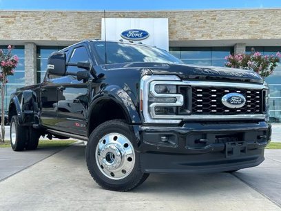 New 2025 Ford F450 Platinum w/ FX4 Off-Road Package