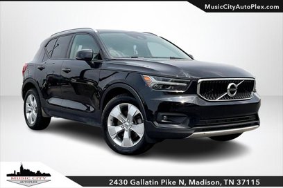 Used 2022 Volvo XC40 T5 Momentum