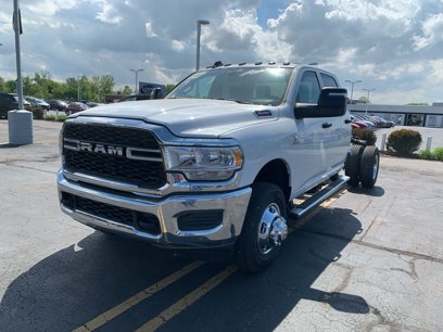 New 2024 RAM 3500 Tradesman w/ Chrome Appearance Group