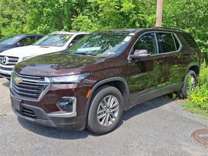 Used 2023 Chevrolet Traverse LT w/ Rear Camera Mirror Package