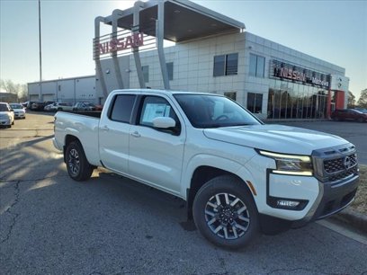 New 2025 Nissan Frontier SL w/ Bed Access Package