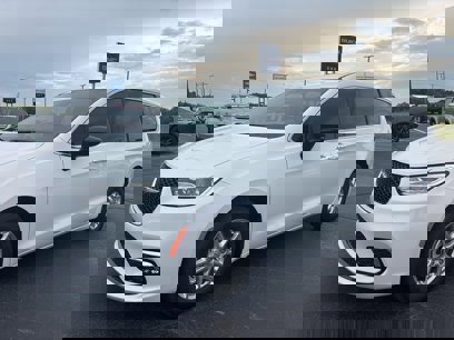 New 2026 Chrysler Pacifica Select