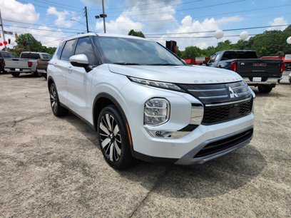 Used 2025 Mitsubishi Outlander SE