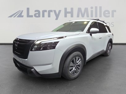 New 2025 Nissan Pathfinder SV