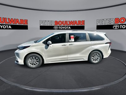 New 2025 Toyota Sienna XLE