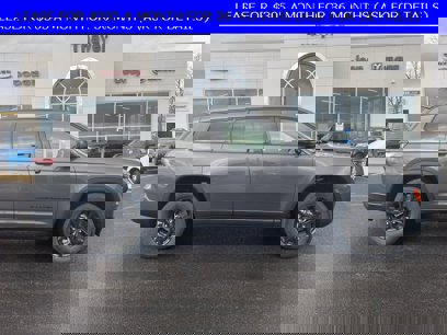 New 2025 Jeep Grand Cherokee L Altitude