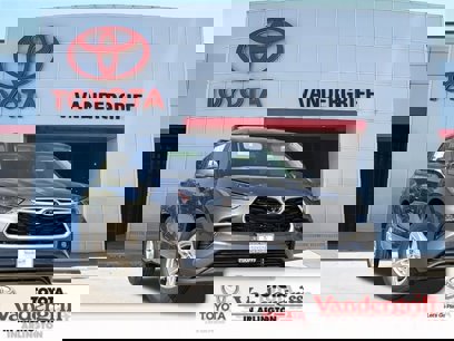 New 2025 Toyota Highlander LE